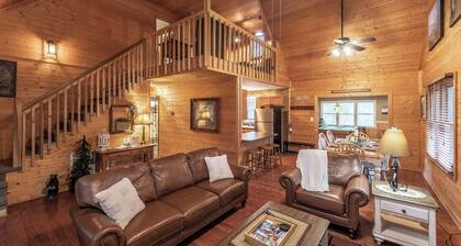 Pool Table ✰Hot Tub ✰Whirlpool Bath ✰3 bdrm/3 bath