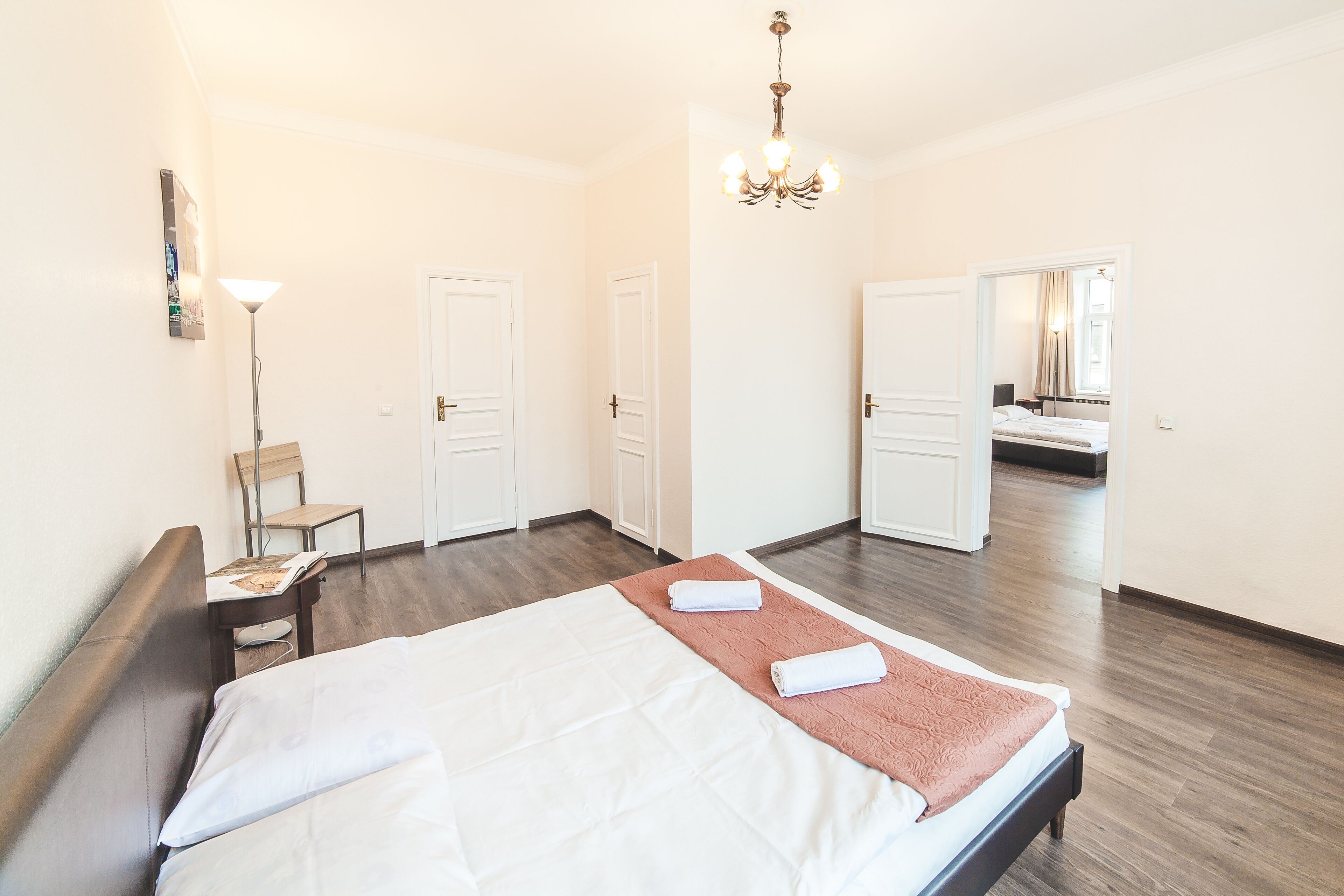 2 chambres, fer et planche à repasser, Wi-Fi gratuit, draps fournis