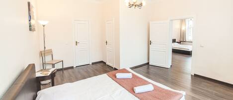 2 bedrooms, iron/ironing board, free WiFi, bed sheets