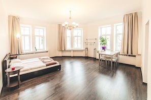 2 Schlafzimmer, Bügeleisen/Bügelbrett, kostenloses WLAN, Bettwäsche