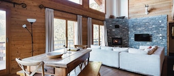 Authentic Swiss Spa Chalet Hot Tub & Sauna