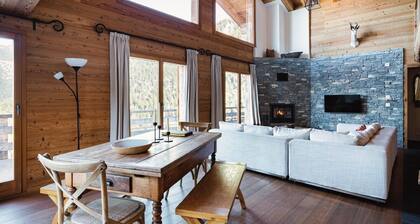 Authentic Swiss Spa Chalet Hot Tub & Sauna