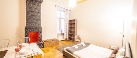 2 bedrooms, iron/ironing board, WiFi (free), bed sheets