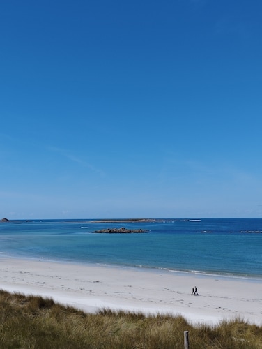Longère (traditional long house) with covered and heated swimming pool in the Domaine des Abers***.