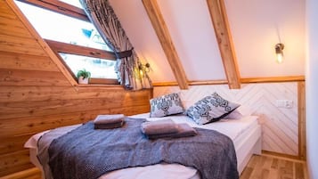 Superior Chalet | 1 bedroom, individually decorated, individually furnished