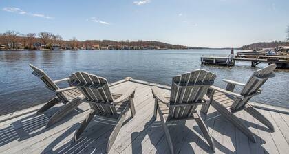 Lake Hopatcong Lake House - Private Dock, Game Room, kayaks, canoe and Grill