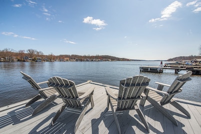 Lake Hopatcong Lake House - Private Dock, Game Room, kayaks, canoe and Grill
