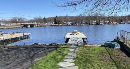 Lake Hopatcong Lake House w/Private Dock and Grill