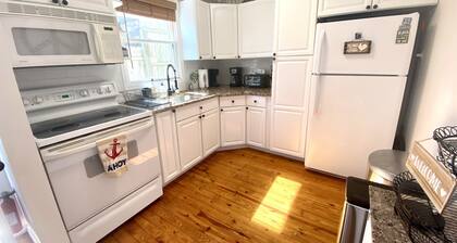 Lake Hopatcong Lake House w/Private Dock and Grill