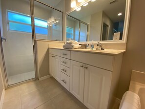 Shower - Charming 3/2 Home in gated community of Briarwood with large private pool (Naples)