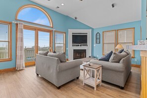 TV connectée, lecteur de DVD, baby-foot