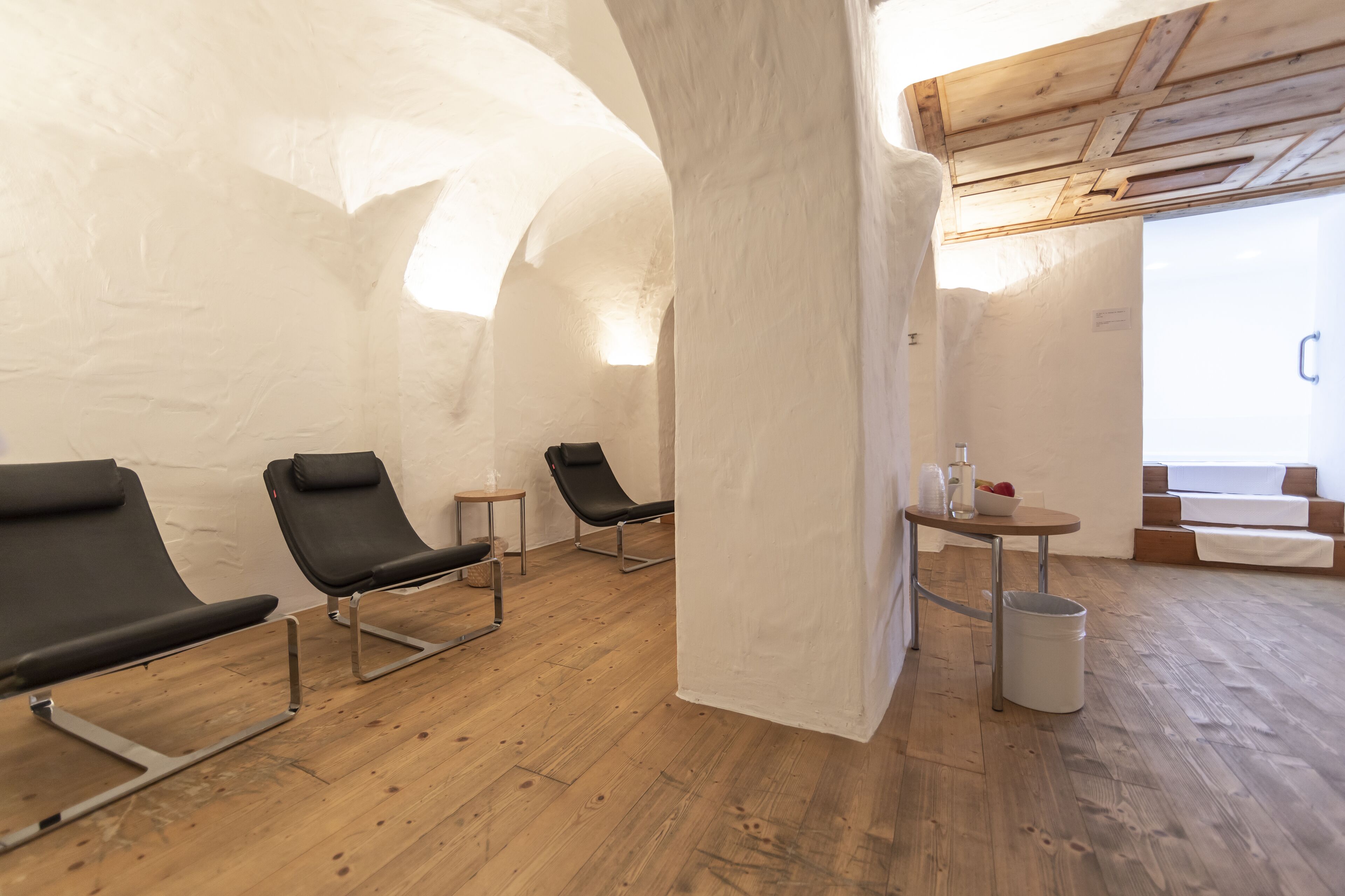 sauna, hot tub, steam room