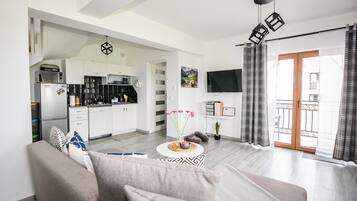 Fridge, microwave, cookware/dishes/utensils