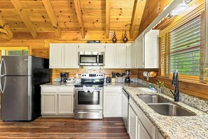 冰箱、微波炉、烤箱、炉灶