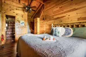 2 多间卧室、免费 WiFi、床单