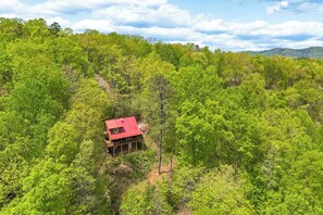 Exterior - Private Modern Log Cabin w/ Beautiful Views + Tub (Gatlinburg)