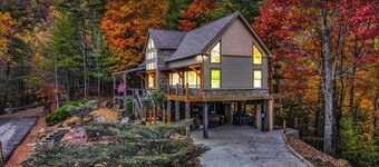 Spectacular Mtn view ☛Hot Tub ☛Fire pit ☛Sleeps 13 ☛