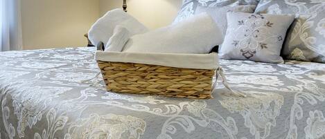 2 多间卧室、办公桌、熨斗/熨衣板、旅行婴儿床