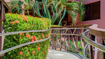 Corrimãos nos corredores