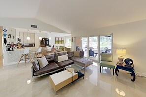 Smart TV, fireplace, offices