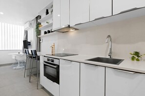 Fridge, oven, stovetop, toaster