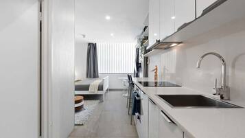 Kühlschrank, Ofen, Herdplatte, Toaster