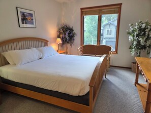 3 bedrooms - Snowcreek Resort Vacation Rentals 988 Fairway Circle (Mammoth Lakes)