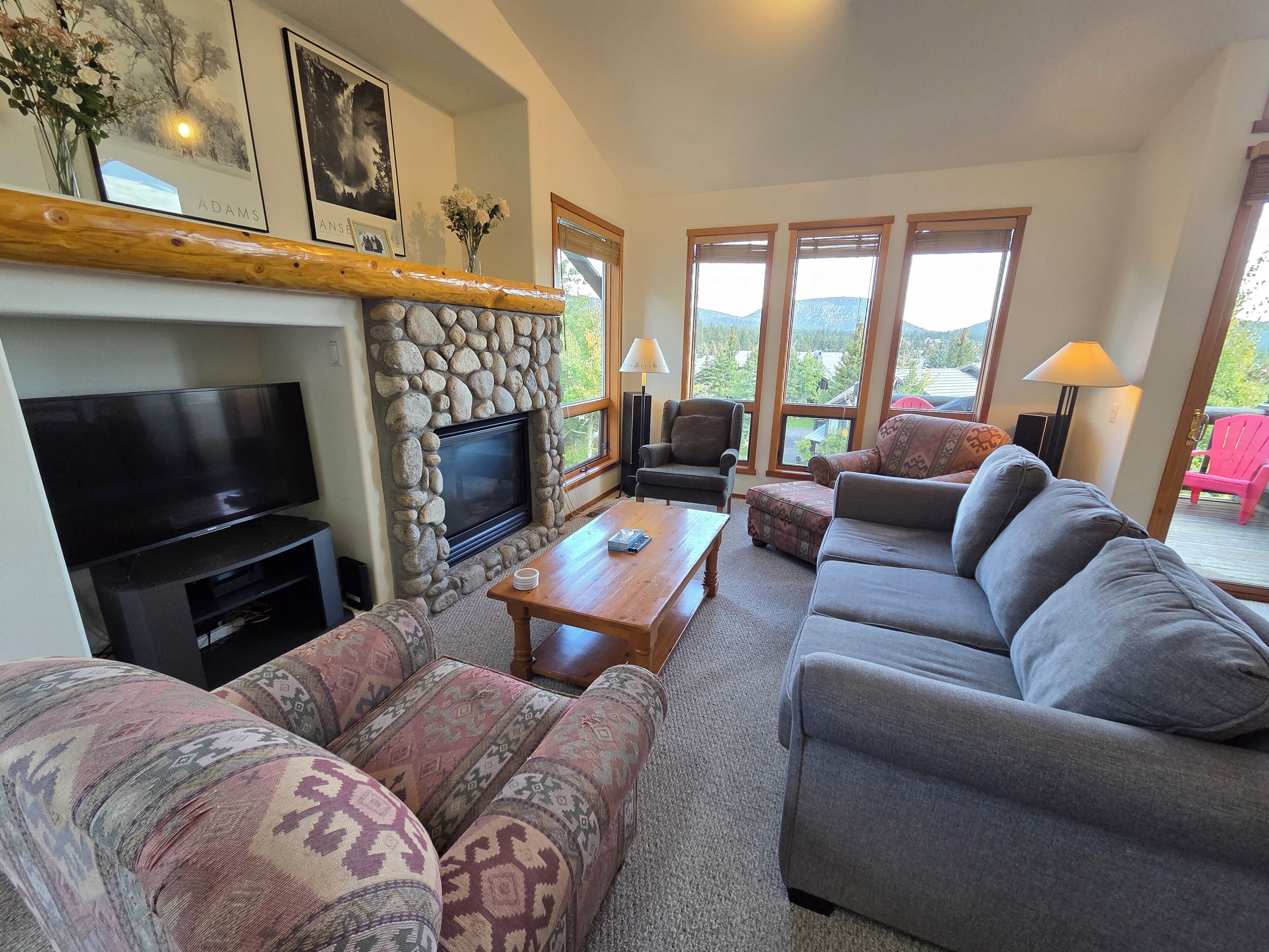 Télévision, cheminée