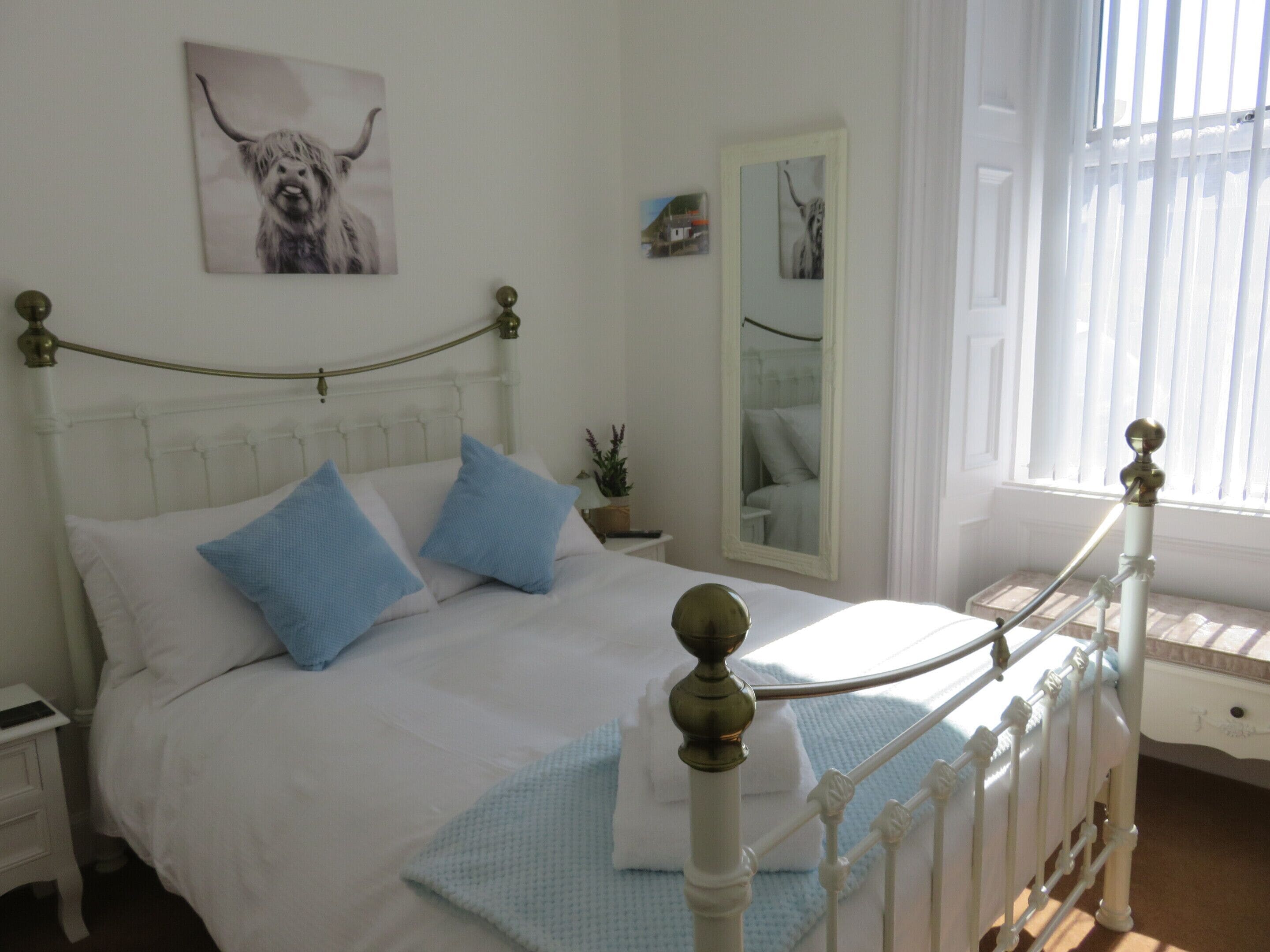 Tweepersoonskamer, en-suite badkamer, uitzicht op park