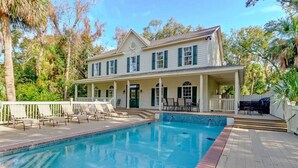 Pool - Emerald Escape by Five Star Properties (Hilton Head Island)