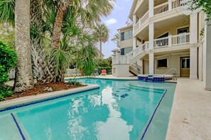 House, 6 Bedrooms | Pool