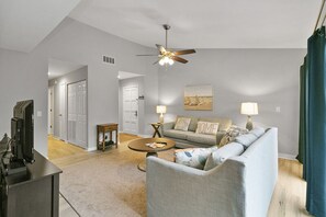 Condo, 2 Bedrooms | Living room