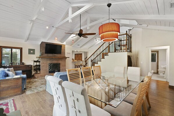 House, 6 Bedrooms | Living room - Island Oasis by Five Star Properties (Hilton Head Island)