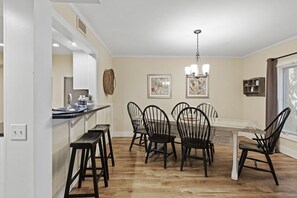 Condo, 3 Bedrooms | Dining - Heart of the Harbour by Five Star Properties (Hilton Head Island)