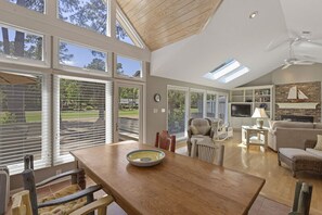 Huis, 3 slaapkamers | Privékeuken | Een koelkast, een magnetron, een kookplaat, een vaatwasser