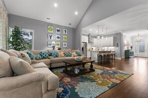 House, 5 Bedrooms | Living room - Verano del Sur by Five Star Properties (Hilton Head Island)