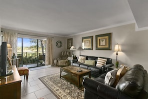 Condo, 2 Bedrooms | Living room