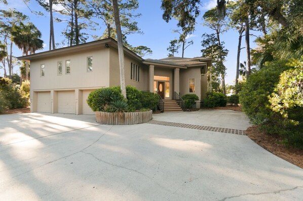 House, 5 Bedrooms | Exterior