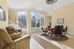 하우스, 침실 5개 | 거실