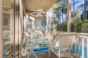 House, 5 Bedrooms | Balcony