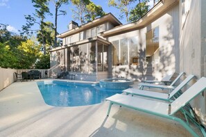 House, 5 Bedrooms | Pool