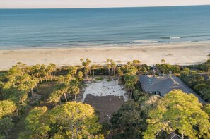 House, 5 Bedrooms | Beach
