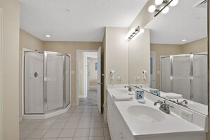 Condo, 3 quartos | Banheiro