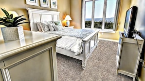 Condo, 3 Bedrooms - Point of View by Five Star Properties (Hilton Head Island)