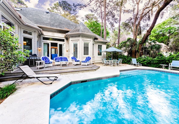 House, 5 Bedrooms | Pool