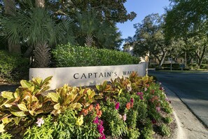 Condo, 2 Bedrooms | Exterior