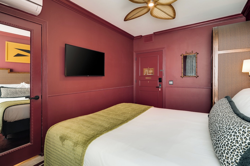 The Clay Hotel by null