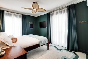 高級客房, 1 張特大雙人床, 陽台, 城市景觀 | 高級寢具、迷你吧、客房內保險箱、遮光布/窗簾