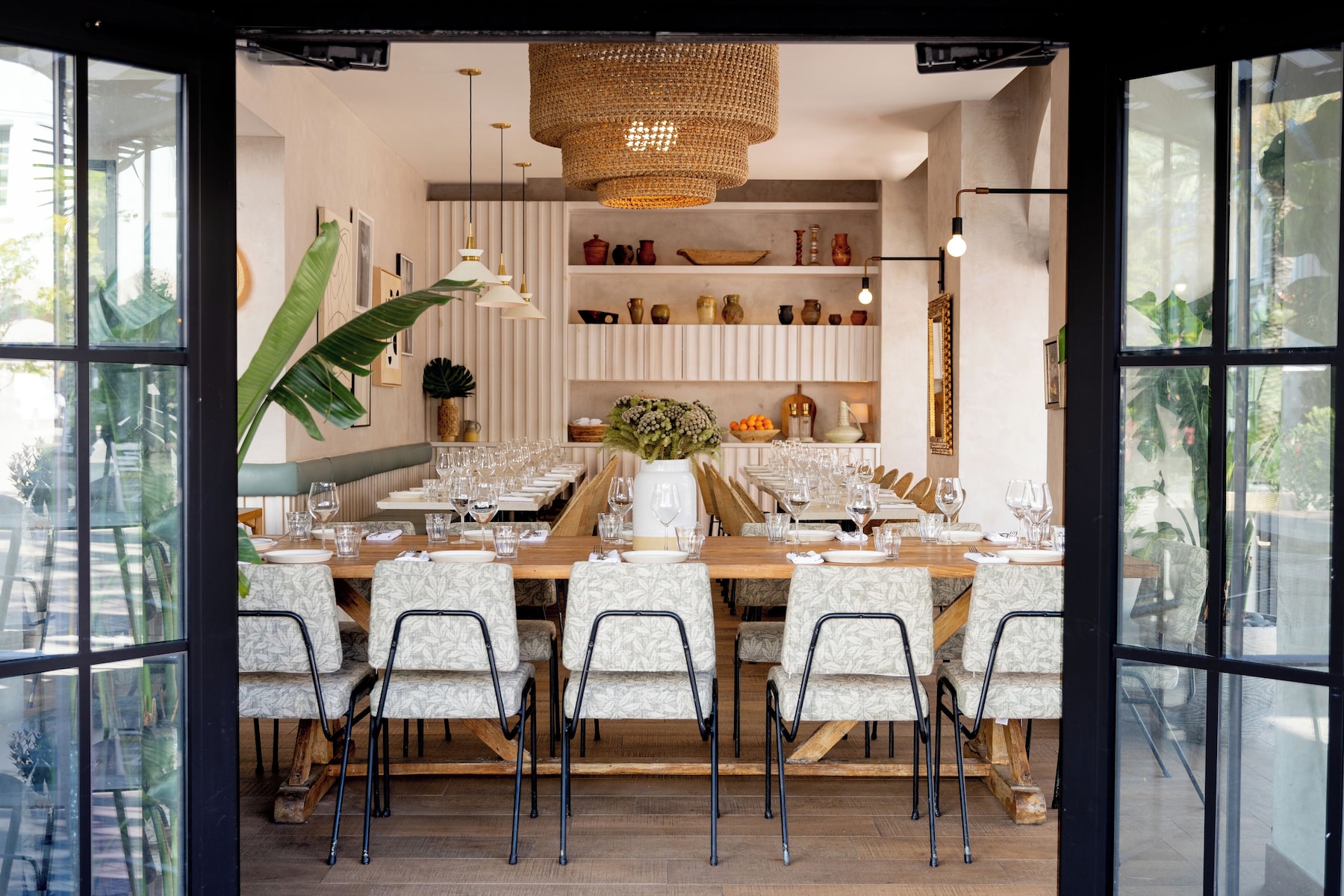 4 restaurantes; se sirven desayunos, comidas, cenas y brunch
