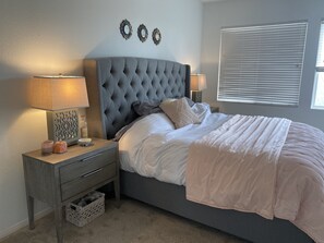 5 bedrooms, iron/ironing board, WiFi, bed sheets